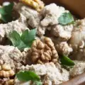 Закуска из грецких орехов и чеснока