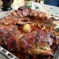 Запеченный домашний кролик с беконом