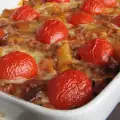 Запеканка из макарон с фаршем и помидорами черри