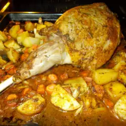 Запеченная ножка ягненка с морковью и картофелем