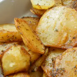 Картофель по-андалузски на сковороде