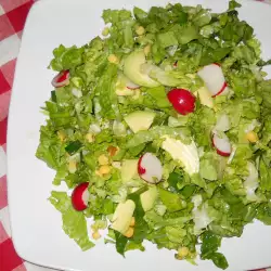 Салат с авокадо и зеленым луком