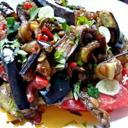 Азиатский салат с баклажанами