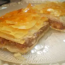 Пахлава с богатой начинкой из греческой кухни