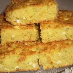 Быстрый кекс с кабачками, брынзой и манкой