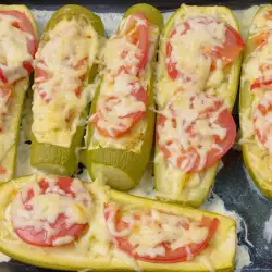 Фаршированные кабачки с брынзой в духовке