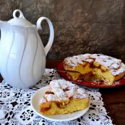 Безглютеновый масляный пай с конфитюром из персиков