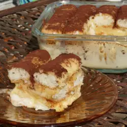 Простой торт из печенья Дамские палочки и домашнего крема