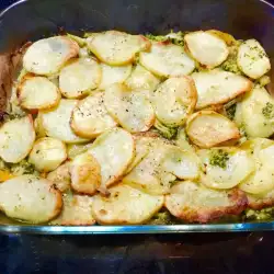 Вегетарианская запеканка с брокколи и картофелем