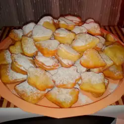 Мини пончики с сахарной пудрой
