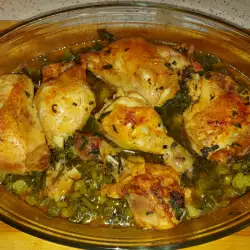 Курица в духовке с зеленым луком