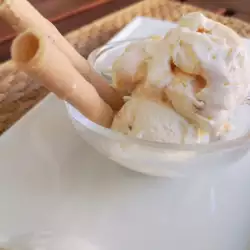Домашнее карамельное мороженое