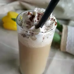 Какао - фраппе с ромом и сливками