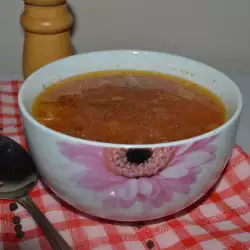 Томатный суп с бульоном