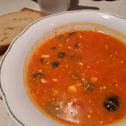 Томатный крем-суп с оливками