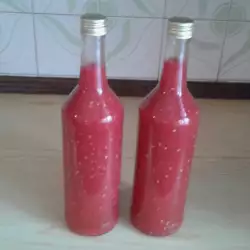 Молотые помидоры в бутылках
