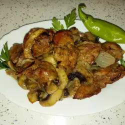 Куриная печень с репчатым луком и грибами в духовке