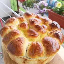Праздничный хлеб с яйцами