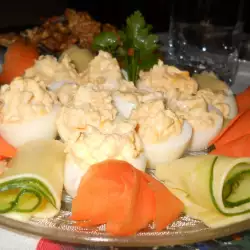 Фаршированные яйца сливочным сыром