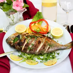 Рыба по-гречески с петрушкой