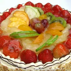 Десерт с фруктами и яйцами