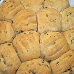 Греческие хлебцы с оливками