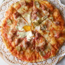 Итальянская пицца с мясным фаршем