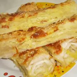 Выкупанная баница с брынзой и сыром