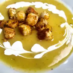 Вкусный картофельный крем-суп с самардалой и гренками