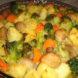 Картошка с грибами и брокколи в духовке