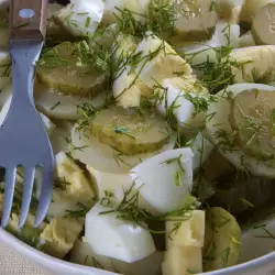 Картофельный салат с укропом