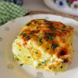 Картофельная запеканка с яйцами в духовке