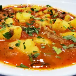 Рагу с молодым картофелем и свининой