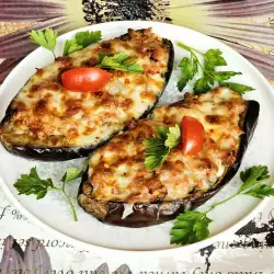 Фаршированные баклажаны с мясным фаршем и сыром
