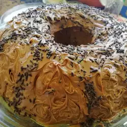 Чудесный кекс с шоколадом, грецкими орехами и вареньем