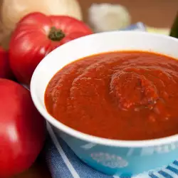 Домашний кетчуп с помидорами