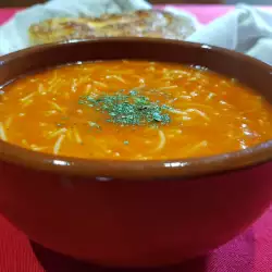 Томатный суп с овощным вульоном
