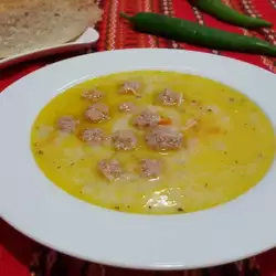 Суп с фаршем и желтками