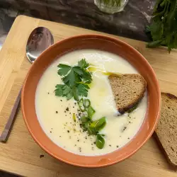 Суп с цветной капустой и репчатым луком