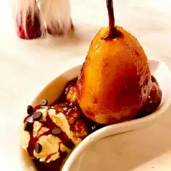 Десерт с грушами и ромом