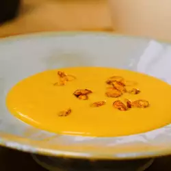 Бархатистый крем-суп из красной чечевицы и сладкого картофеля