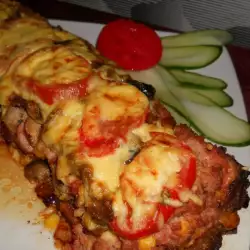 Соленый рулет с богатой начинкой