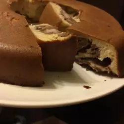 Банановый мраморный кекс с какао и сметаной