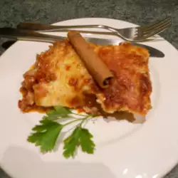 Мусака с баклажанами и соусом Бешамель