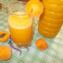 Летние напитки с абрикосами