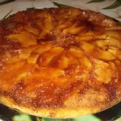 Перевернутый пирог с яблоками