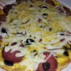 Омлет с картофелем, копченой колбасой и сыром