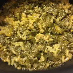 Рис на сковороде с зеленым луком