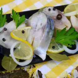 Маринованная рыба с лимонами