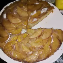 Десерт с яблоками и ванилью